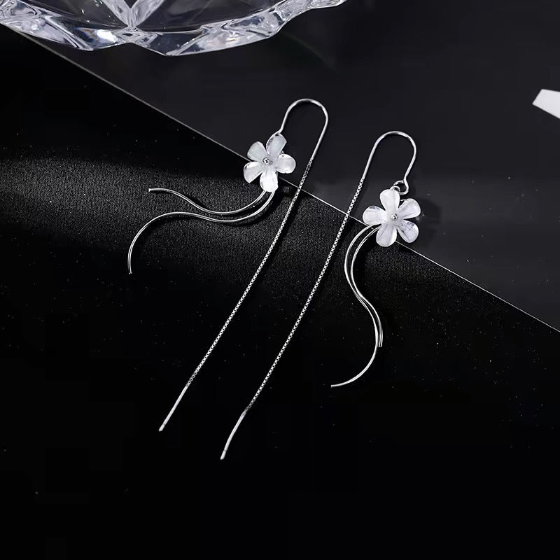 Wavy Floral Ear Thread Earrings